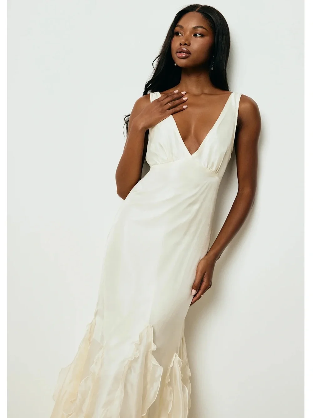 NWT Lulu’s Deluca Ivory Sleeveless Ruffled Maxi Dress Maxi Dress Large 2625571